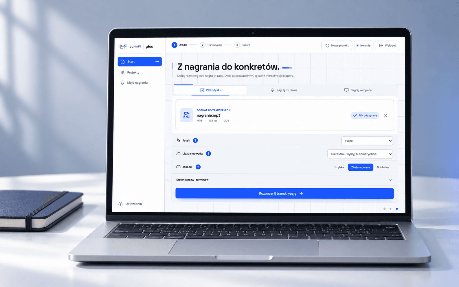 Desktopowy Astran na laptopie: plik nagrania i ustawienia transkrypcji
